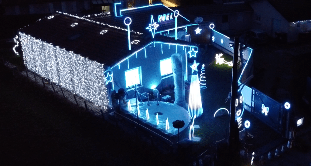 Ces lumières intelligentes réinventent notre façon de décorer pour Noël